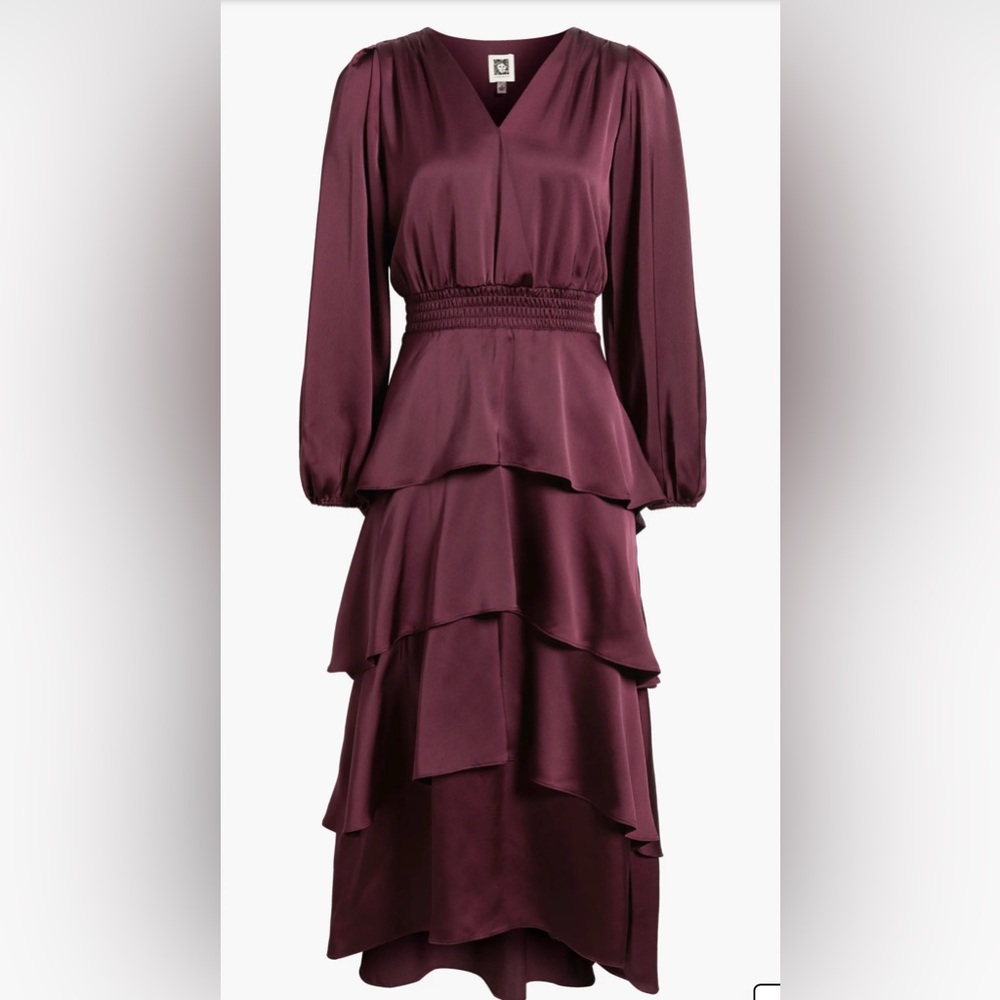 Long Sleeve Tiered High-Low Satin Dress
Anne Klein 8 New without tags